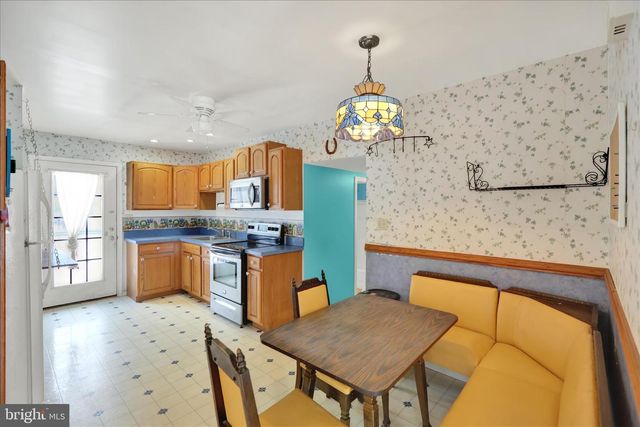 43 FERN DR, Boyertown, PA 19512