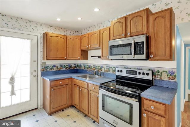 43 FERN DR, Boyertown, PA 19512