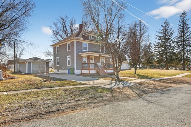 407 Fulton Street, Grand Mound, IA 52751