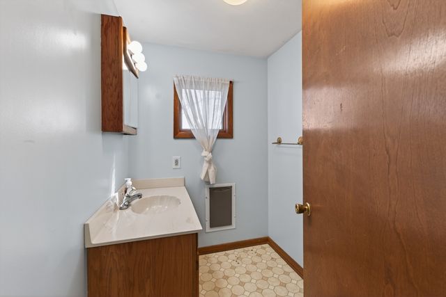 407 Fulton Street, Grand Mound, IA 52751