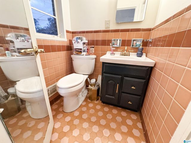 925 HICKORY CIRCLE, Birmingham, AL 35215