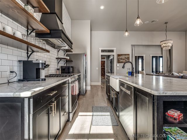 29 Park Street, Carlton Landing, OK 74432