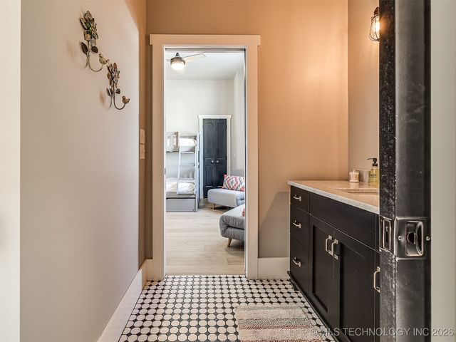 29 Park Street, Carlton Landing, OK 74432