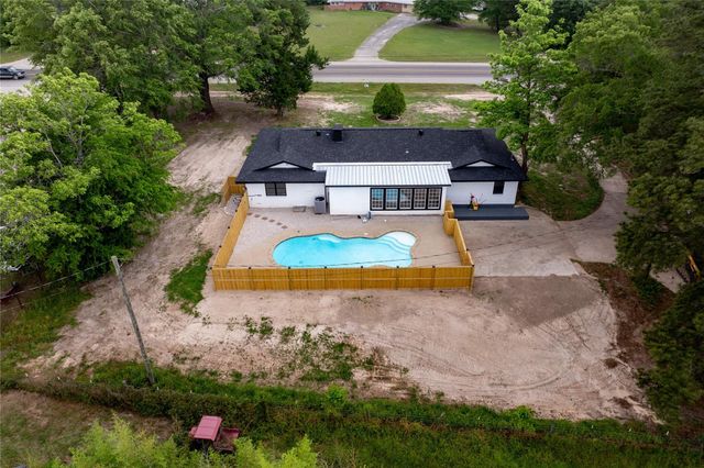 123 W Main Street, Kennard, TX 75847