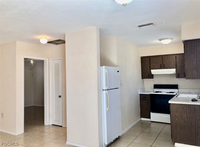 704 SE 46th LN 1, Cape Coral, FL 33904