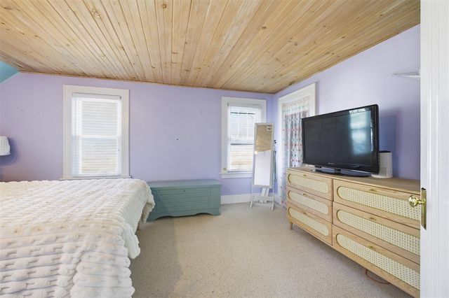 115 N Lake Avenue, Spring Lake, MI 49456