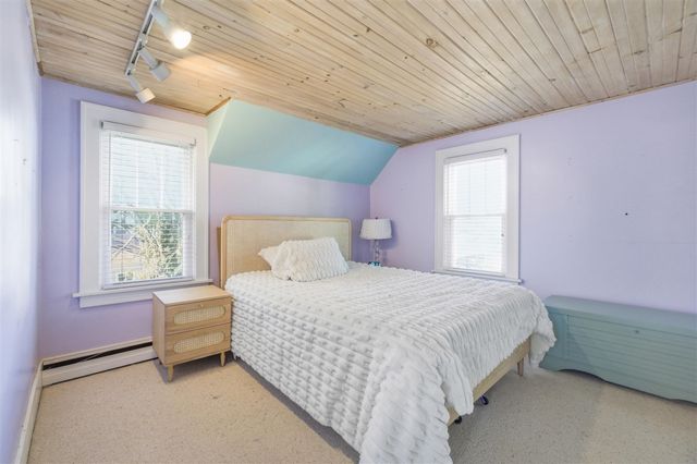 115 N Lake Avenue, Spring Lake, MI 49456
