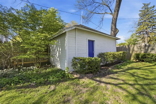 115 N Lake Avenue, Spring Lake, MI 49456