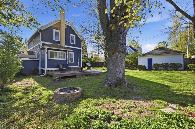 115 N Lake Avenue, Spring Lake, MI 49456