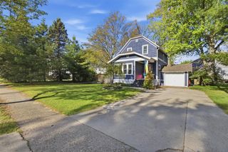 115 N Lake Avenue, Spring Lake, MI 49456