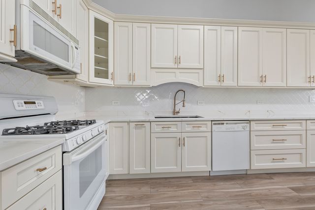 6840 Oak View Court, Oak Forest, IL 60452