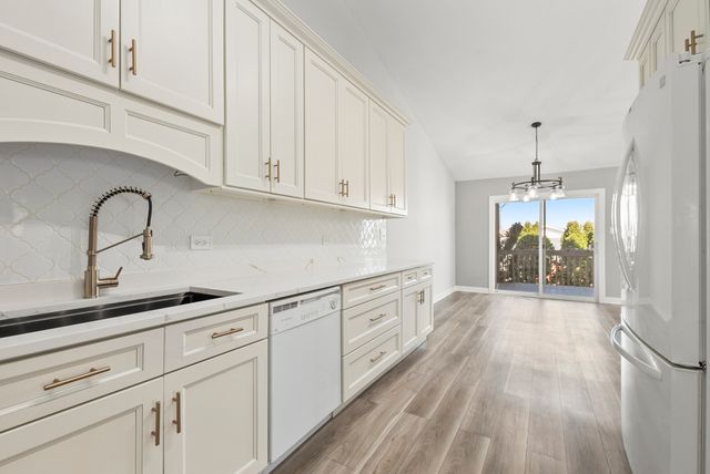 6840 Oak View Court, Oak Forest, IL 60452