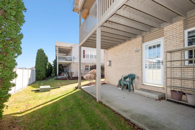 6840 Oak View Court, Oak Forest, IL 60452