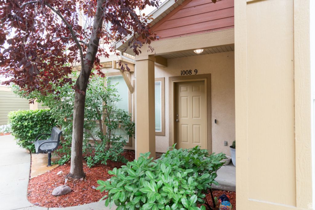 1008 N SHEPARD CREEK PKWY #9, Farmington, UT 84025 — exterior