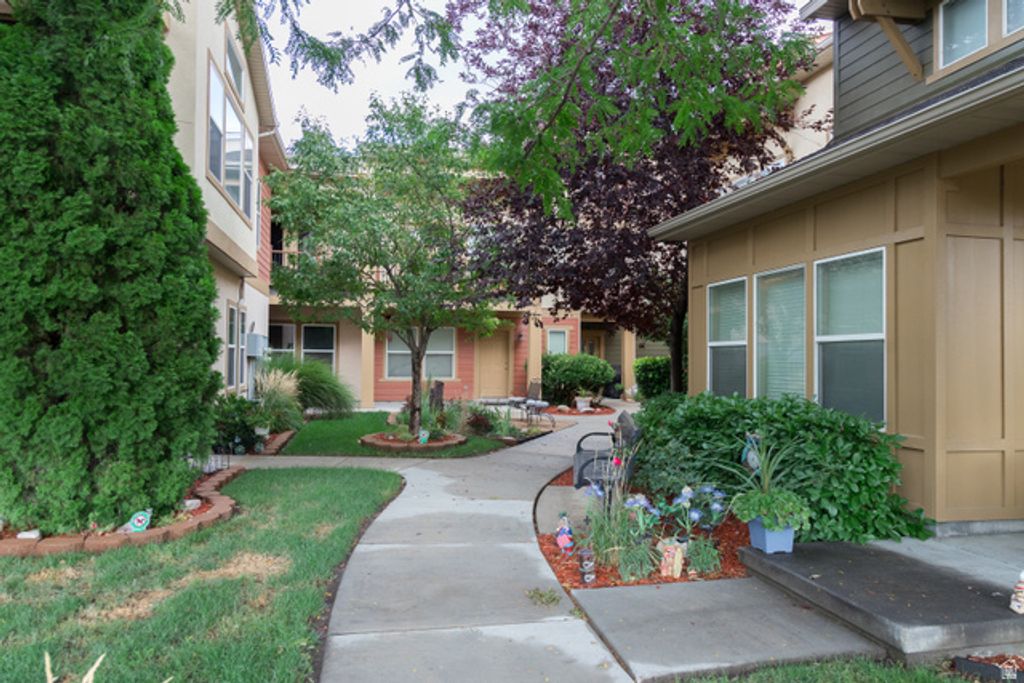 1008 N SHEPARD CREEK PKWY #9, Farmington, UT 84025 — photo 4
