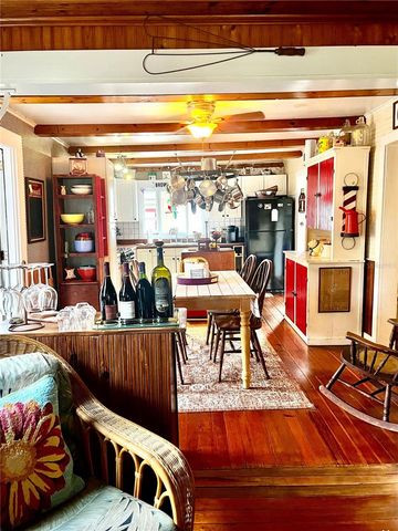 908 N CLAYTON STREET, Mount Dora, FL 32757