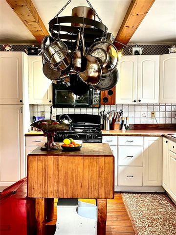 908 N CLAYTON STREET, Mount Dora, FL 32757