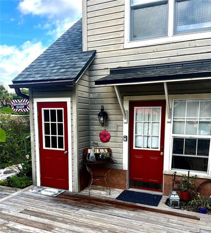 908 N CLAYTON STREET, Mount Dora, FL 32757