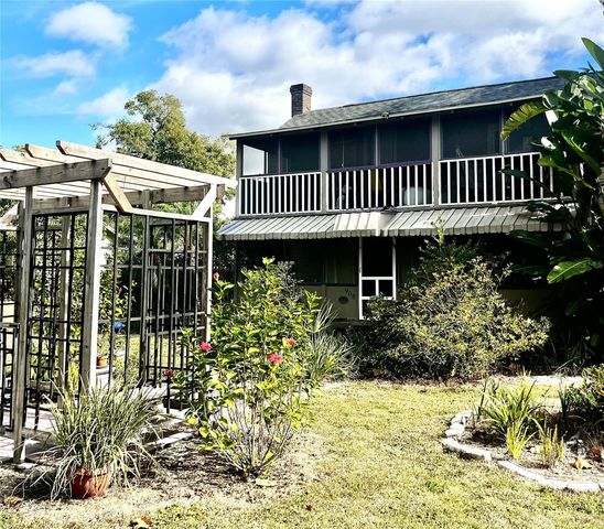 908 N CLAYTON STREET, Mount Dora, FL 32757