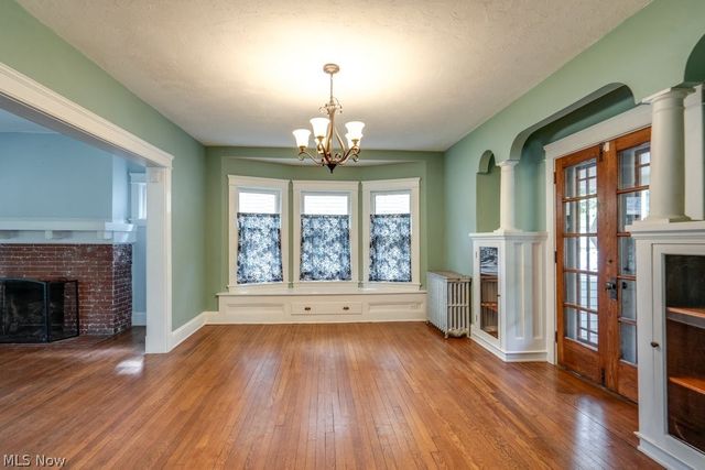 3255 Hyde Park Avenue, Cleveland Heights, OH 44118