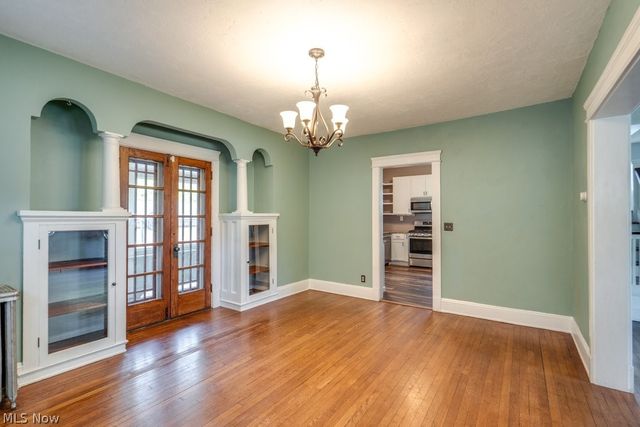 3255 Hyde Park Avenue, Cleveland Heights, OH 44118