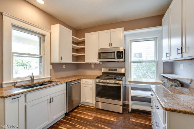 3255 Hyde Park Avenue, Cleveland Heights, OH 44118