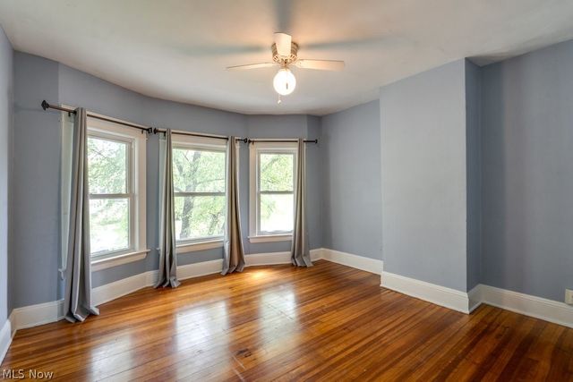 3255 Hyde Park Avenue, Cleveland Heights, OH 44118