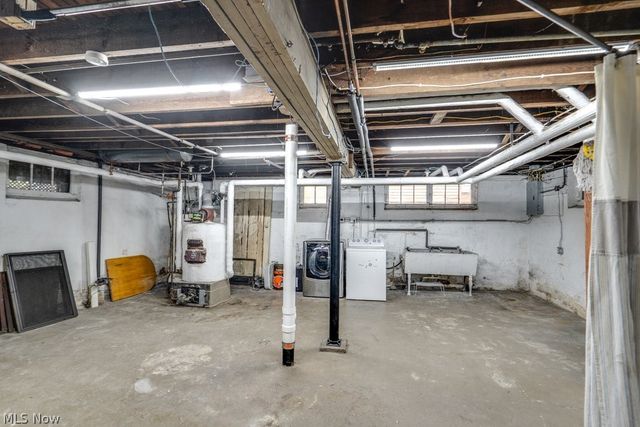 3255 Hyde Park Avenue, Cleveland Heights, OH 44118