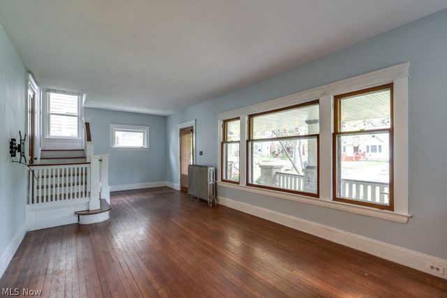 3255 Hyde Park Avenue, Cleveland Heights, OH 44118