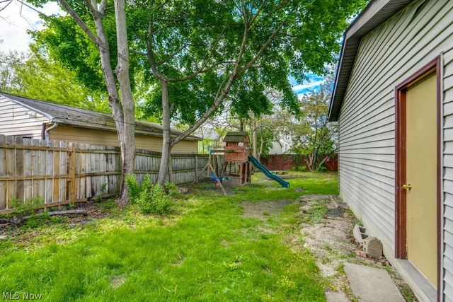 3255 Hyde Park Avenue, Cleveland Heights, OH 44118