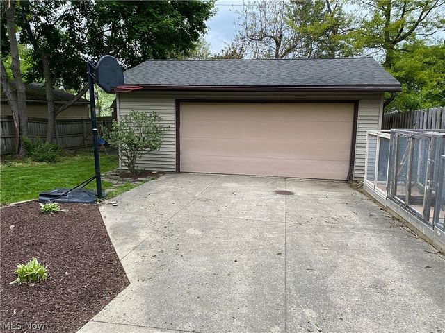 3255 Hyde Park Avenue, Cleveland Heights, OH 44118