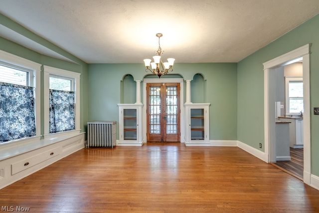 3255 Hyde Park Avenue, Cleveland Heights, OH 44118