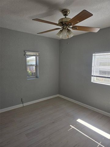 4625 40TH STREET N, St Petersburg, FL 33714