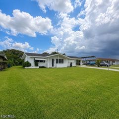 800 Willow DR, Lehigh Acres, FL 33936