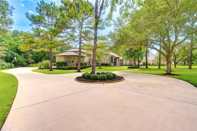 15 Huntington Woods Estates Drive, Tomball, TX 77377