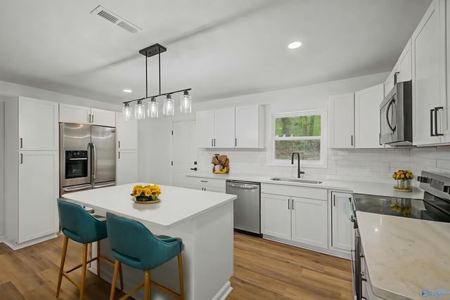 292 Red Bud Lane, Decatur, AL 35603