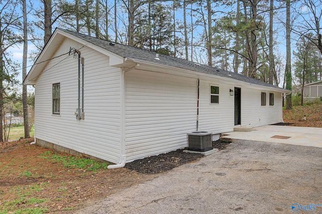 292 Red Bud Lane, Decatur, AL 35603