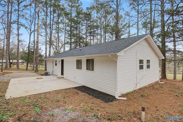 292 Red Bud Lane, Decatur, AL 35603