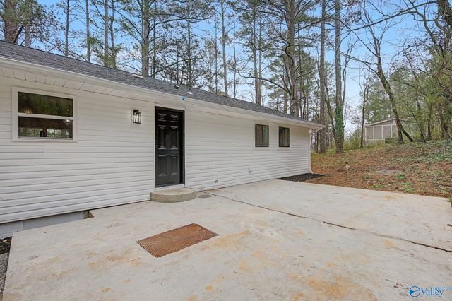 292 Red Bud Lane, Decatur, AL 35603