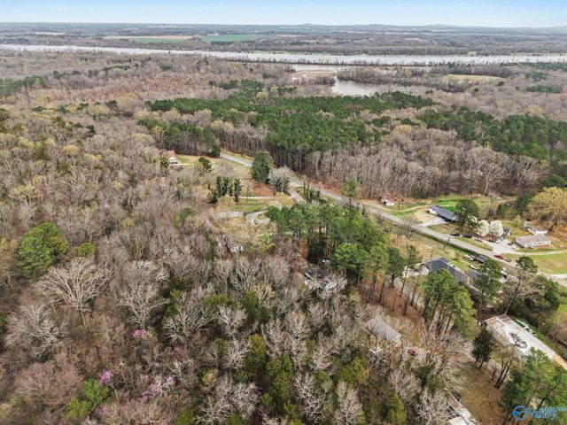 292 Red Bud Lane, Decatur, AL 35603