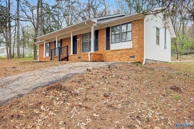 292 Red Bud Lane, Decatur, AL 35603