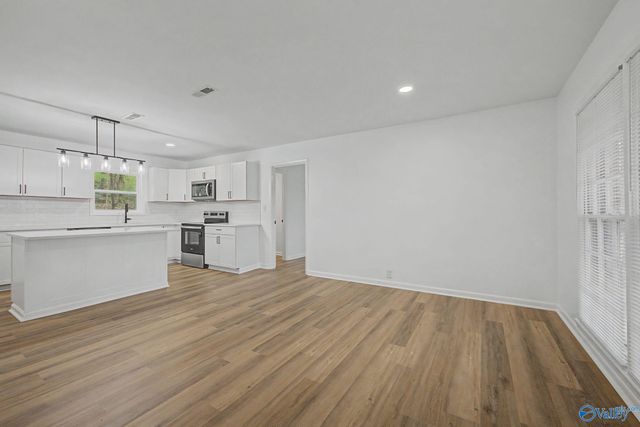 292 Red Bud Lane, Decatur, AL 35603