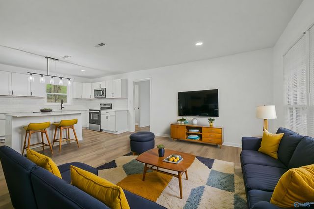 292 Red Bud Lane, Decatur, AL 35603