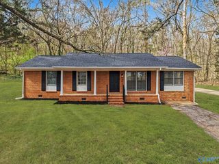292 Red Bud Lane, Decatur, AL 35603