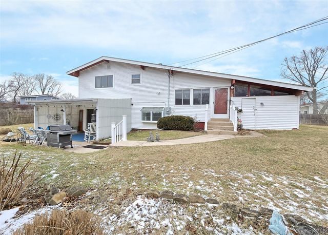 50 Spur Lane, Centereach, NY 11720