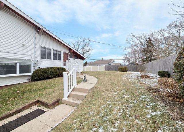 50 Spur Lane, Centereach, NY 11720