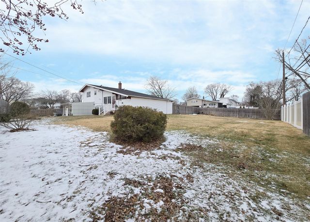 50 Spur Lane, Centereach, NY 11720