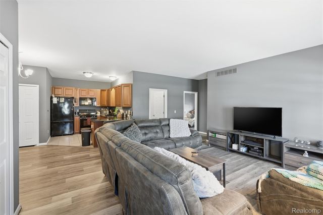 1710 Carlisle Street, Howell, MI 48855