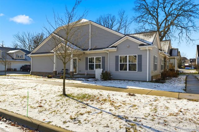 1710 Carlisle Street, Howell, MI 48855