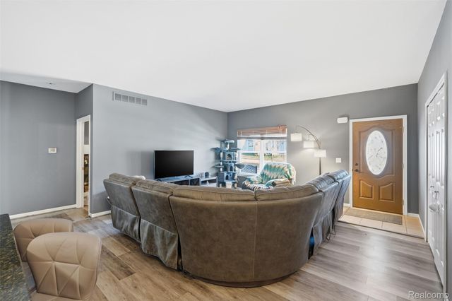 1710 Carlisle Street, Howell, MI 48855